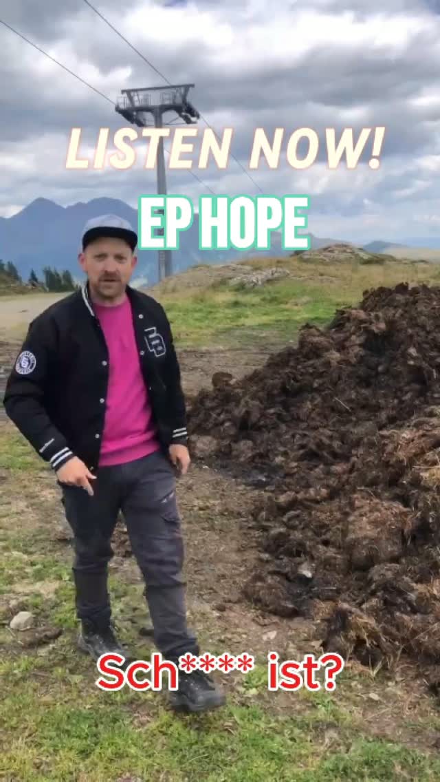 Cross the Atlas — Backstage-Eindruck auf Instagram