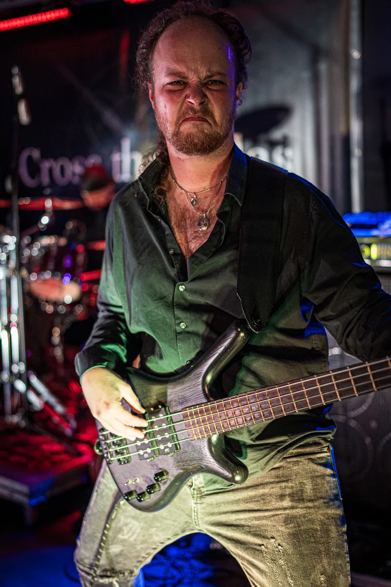 David — Bass